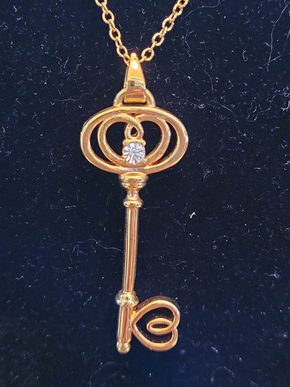 Avon Key To My Heart Necklace Gold-Tone Heart Key Clear Rhinestone Pendant Box